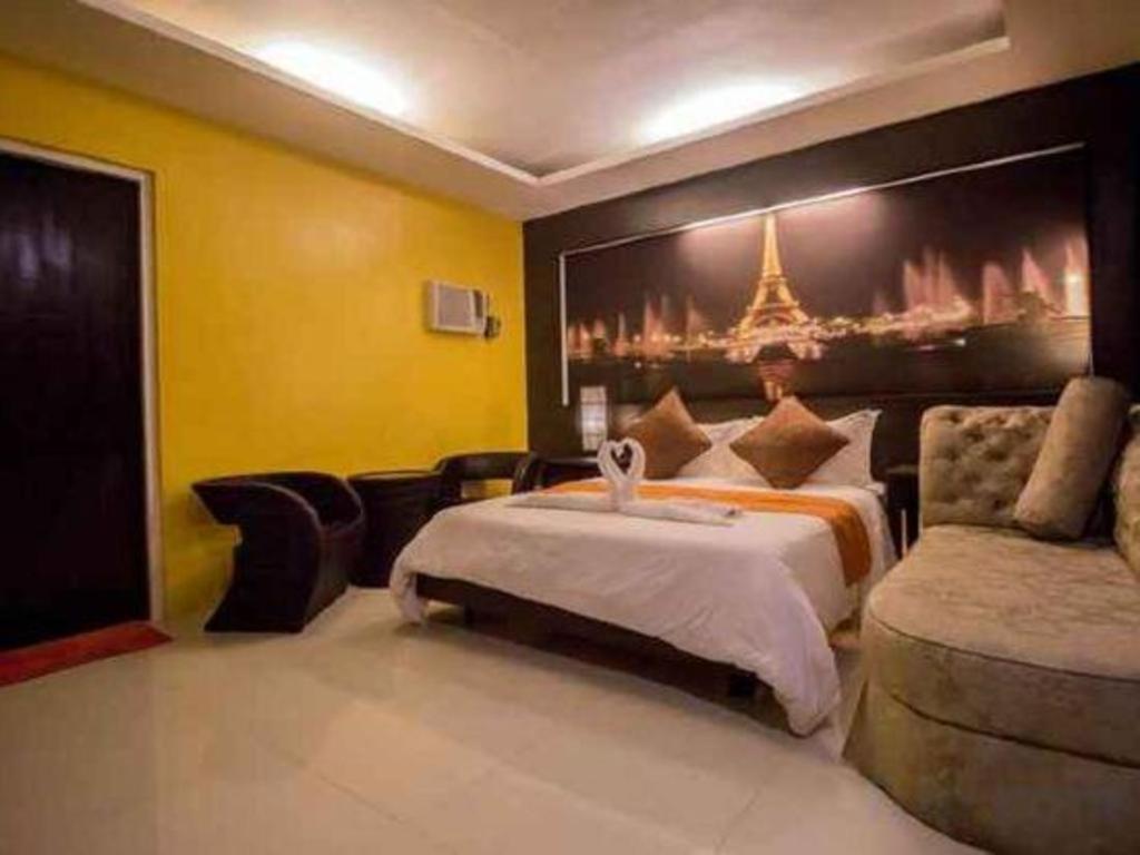 The Red Palm Suites And Restaurant Butuan City Экстерьер фото