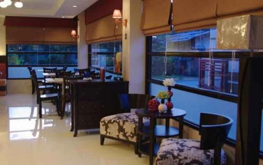 The Red Palm Suites And Restaurant Butuan City Экстерьер фото