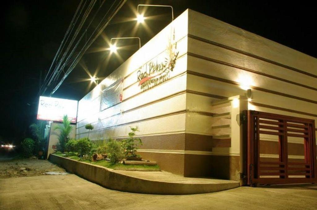 The Red Palm Suites And Restaurant Butuan City Экстерьер фото